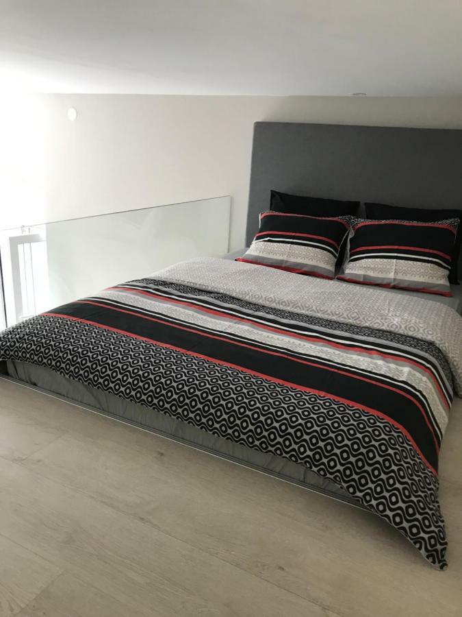 דירות אוסילק Studio Apartman Park Galerija מראה חיצוני תמונה